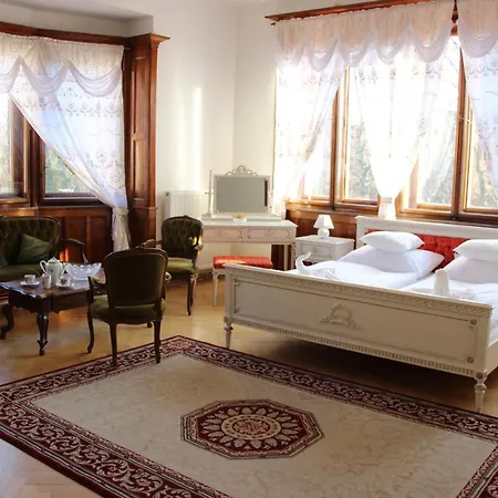 Vila Kourimka Vila Arch.fanty Гостевой дом *