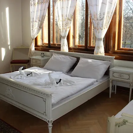 Vila Kourimka Vila Arch.fanty Гостевой дом