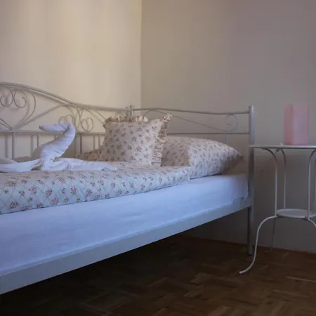 Vila Kourimka Vila Arch.fanty Подебрады